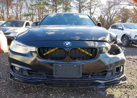 2018 BMW 330I xDrive z USA, uszkodzony, nr VIN WBA8D9C53JA013479